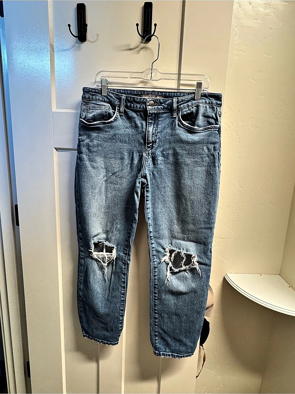 JOE'S Distressed Boyfriend Jeans in Blue, size 32